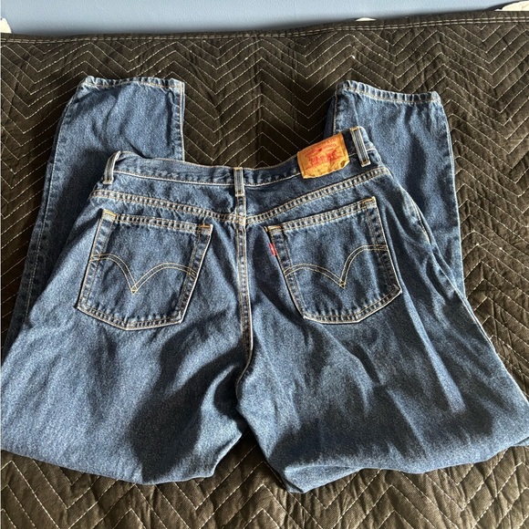 Vintage women’s Levi’s 550 size 16. Dark wash. Classic Relaxed fit. Tapered leg. - Picture 6 of 8